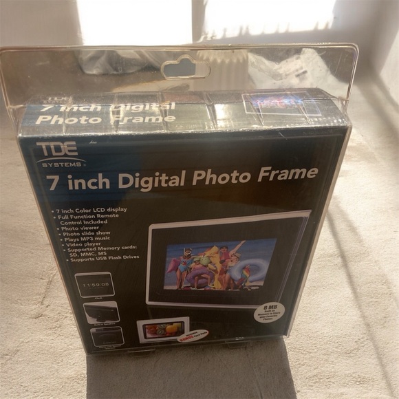 TDE Systems 7 Inch Digital Photo Frame - Picture 2 of 2
